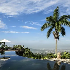 3* Hotel Strawberry Hill